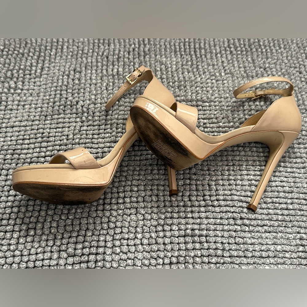 Like new Michael Kors nude pump - Picture 4 of 4